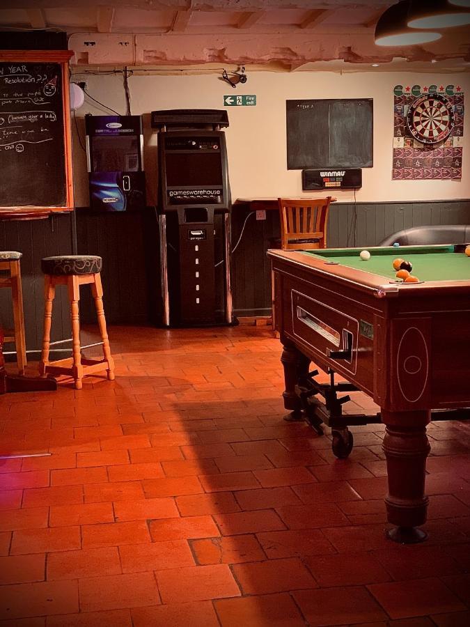 Cain Valley Hotel Llanfyllin エクステリア 写真